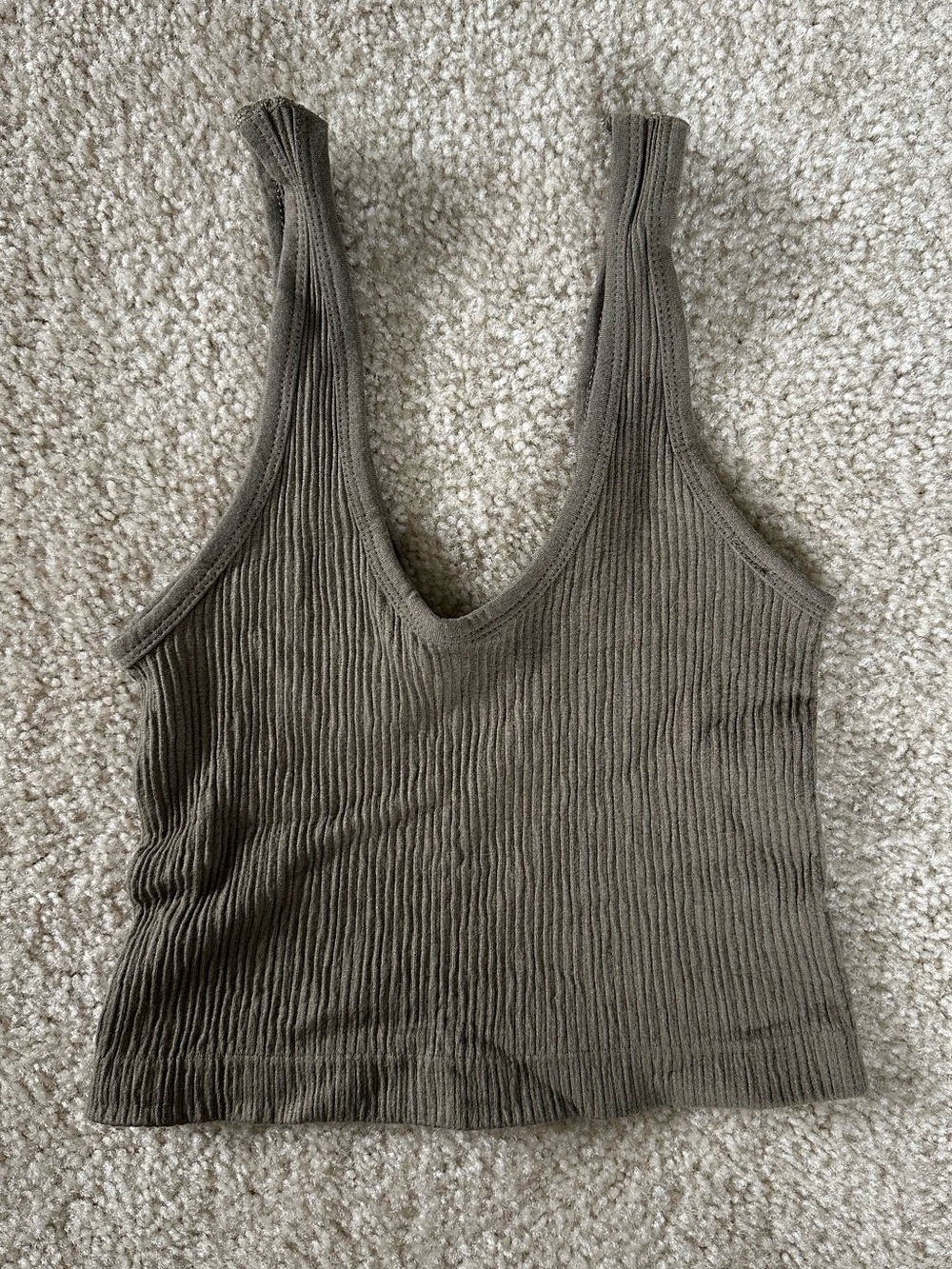 Urban Outfitters Out From Under Drew Seamless Ribbed Cropped Tank Top (M)